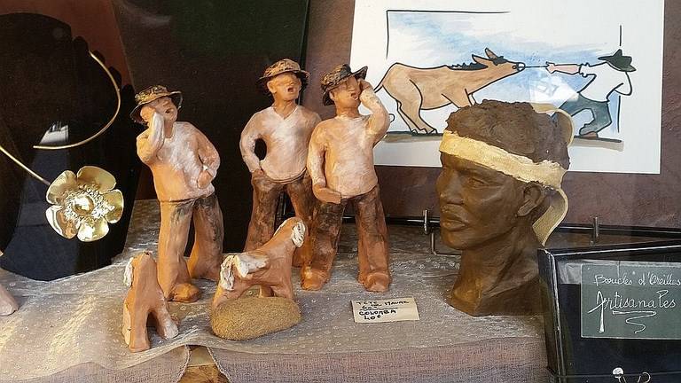 statuettes en argile de Françoise Martelloni statuettes en argile de Françoise Martelloni