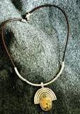 collier granit